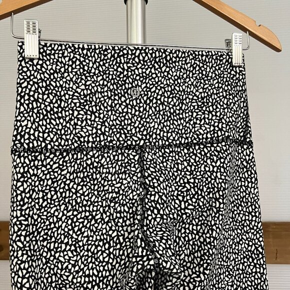 Lululemon Wunder Under Crop Hi-Rise Active Leggings Miss Mosaic Black Sz 8 - Picture 8 of 14